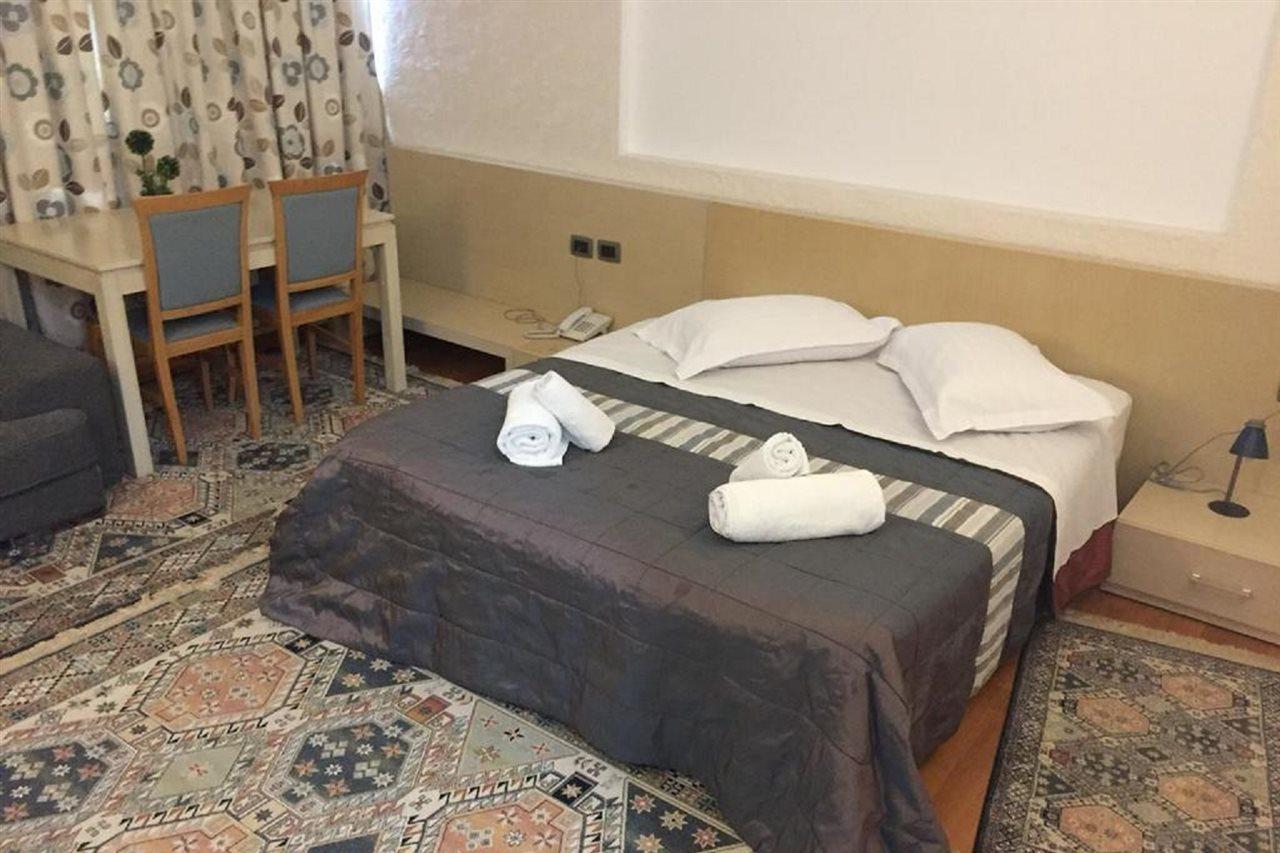 Hotel Bermon Tiran Dış mekan fotoğraf
