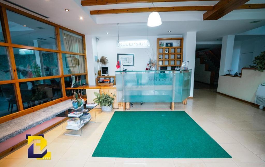 Hotel Bermon Tiran Dış mekan fotoğraf